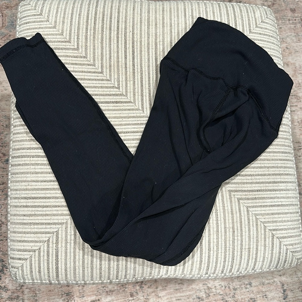 Ribbed black Aerie legging.